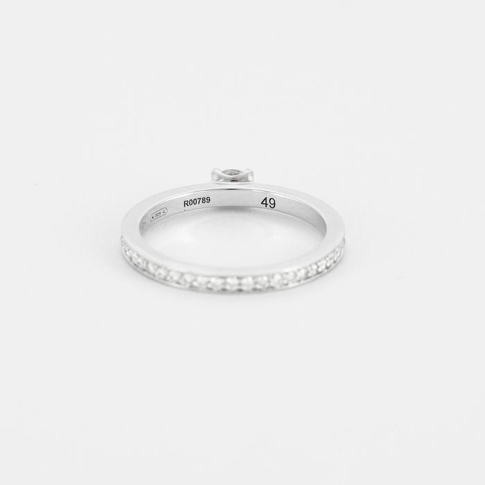 REPOSSI - Bague solitaire en or blanc et diamant ovale