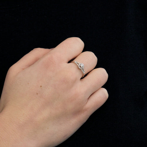 Bague 54 MAUBOUSSIN - Bague Solitaire Vie, Liberté & Amour en or blanc et diamants 58 Facettes DV9358-1