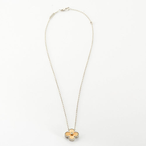 Collier VAN CLEEF & ARPELS - Vintage Alhambra - Holiday Pendant 2024 - Collier en or blanc et or rose guilloché 58 Facettes DV0830-18