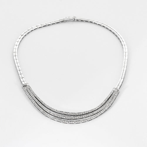 Collier Collier ras de cou en or blanc 18K (750 Millièmes) centré de 3 lignes de diamant 58 Facettes DV0925-1