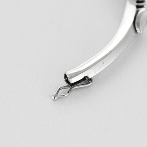 Bracelet Bracelet jonc en or gris et diamants 58 Facettes DV0996-4