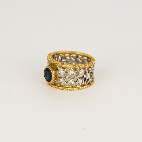 Bague 45.5 BUCCELLATI - Bague bandeau ciselée et ajourée à motif de dentelle en or jaune, blanc, diamants et saphir 58 Facettes DV4479-3-455-2