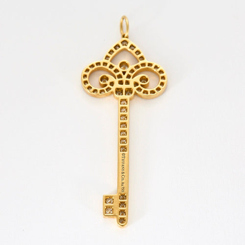 Pendentif Tiffany & Co - Clé Fleur de Lys - grand modèle - Pendentif en or jaune et diamants 58 Facettes DV15606-1