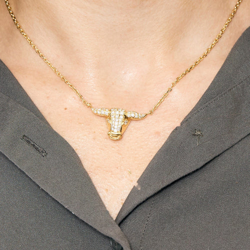 Collier FRED - Collier en or jaune et tête de taureau diamantée 58 Facettes DV12799-5