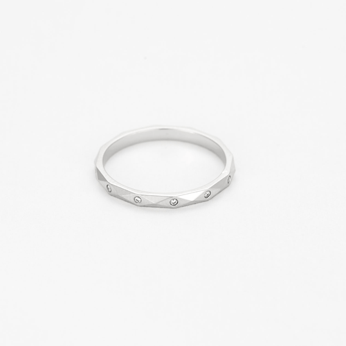 Bague 54 BOUCHERON - Alliance facettée platine et diamants 58 Facettes DV16486-1