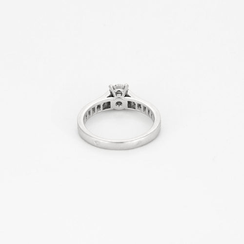 Bague 47 CARTIER - Solitaire en platine et diamants 58 Facettes DV14911-1