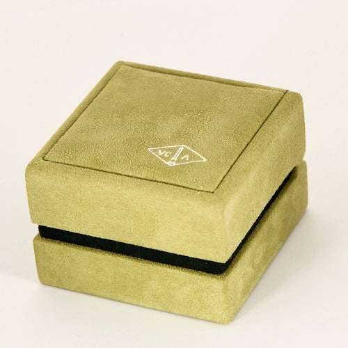 Boucles d'oreilles VAN CLEEF & ARPELS - Boucles d'oreilles Vintage Alhambra or blanc et turquoise 58 Facettes DV0830-23