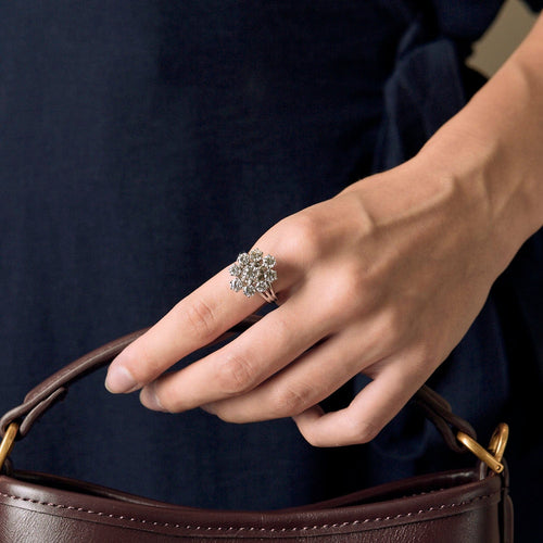 Bague 57 Bague marguerite en platine, or blanc et diamants 58 Facettes DV17088-1