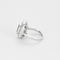 Bague à chaton octogonal en or blanc, saphir et diamants
