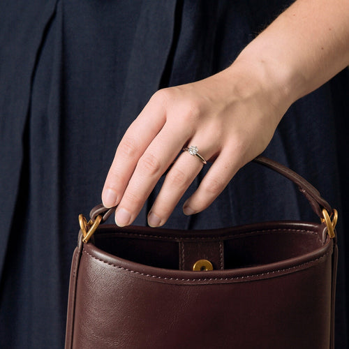 TIFFANY & CO - Bague solitaire platine et diamant