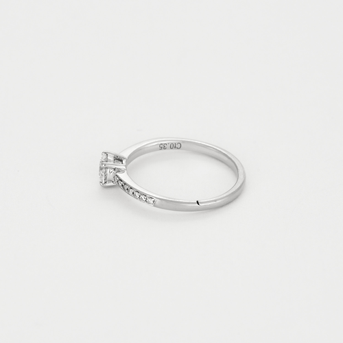 Bague 50 Bague solitaire en or gris et diamants 58 Facettes DV18995-1