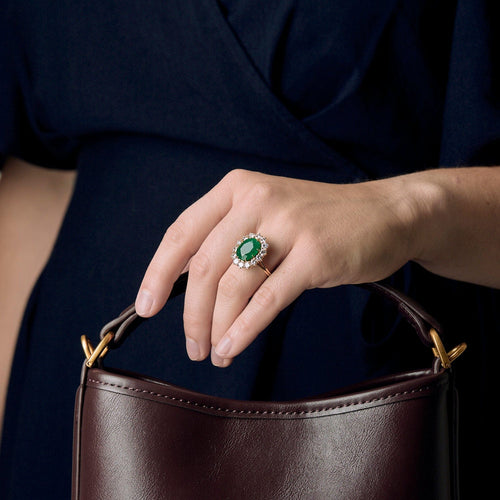 Importante Bague marguerite en or jaune émeraude et diamants