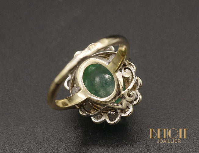 Bague 49.5 Bague Pompadour en or blanc et jaune, émeraude cabochon et diamants 58 Facettes A10322