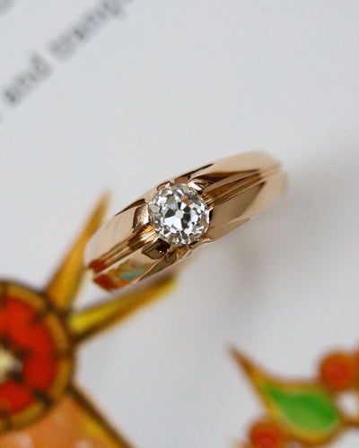 Bague 60 Bague solitaire jonc en or jaune et diamant coussin 0,90 ct 58 Facettes A11248