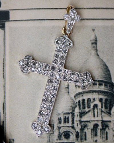 Croix Belle Époque en or jaune et argent pavée de diamants 58 Facettes A11355