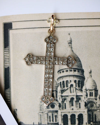 Croix Belle Époque en or jaune et argent pavée de diamants 58 Facettes A11355