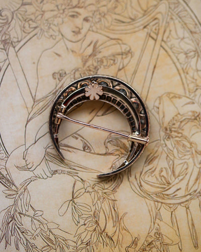 Broche Broche croissant de lune en or rose et argent, diamants 58 Facettes A11386