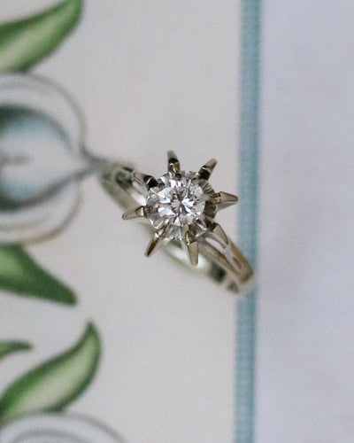 Bague 50 Bague solitaire en or blanc et diamant ~0,30 ct 58 Facettes A11485