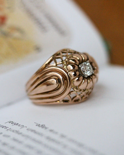 Bague 54 Bague dôme ajourée 1950/1960 en or jaune et diamant 58 Facettes A11692