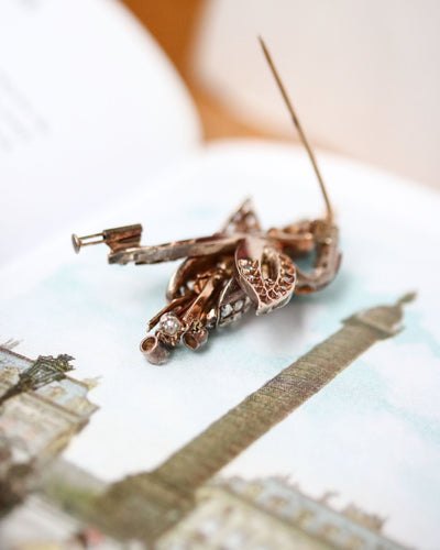 Pendentif Pendentif et broche fleur de fuchsia pavée en or rose, argent et diamants 58 Facettes A11746