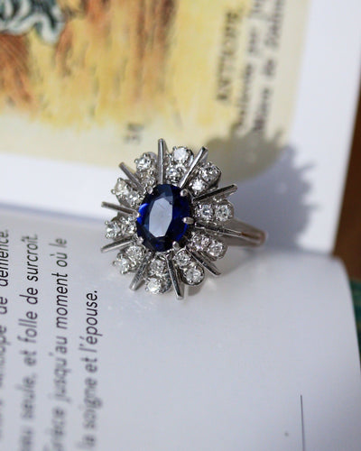 Bague 54 Bague Pompadour en or blanc et platine, saphir ovale et diamants 58 Facettes A11803