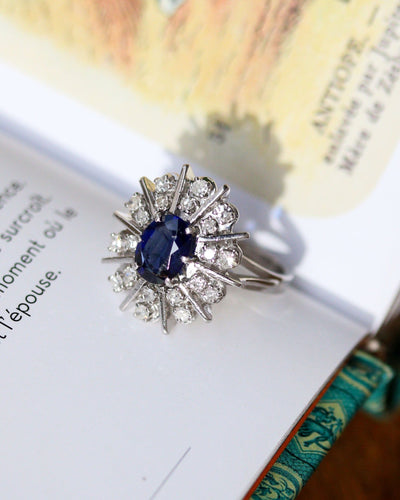 Bague 54 Bague Pompadour en or blanc et platine, saphir ovale et diamants 58 Facettes A11803