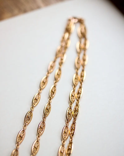 Collier Sautoir ancien maille filigrane en or jaune 750‰ 58 Facettes A11808