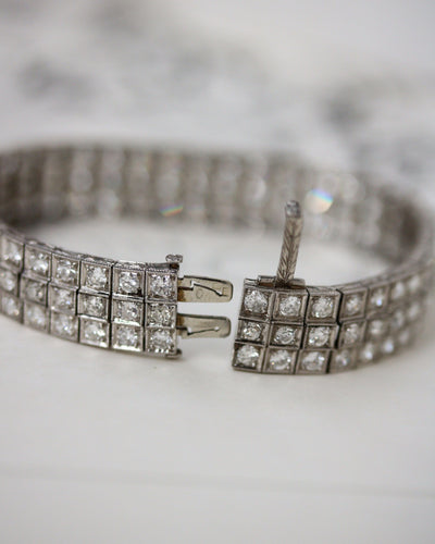 Bracelet Bracelet Rivière trois rangs en or blanc 750 et platine, diamants 58 Facettes A11846