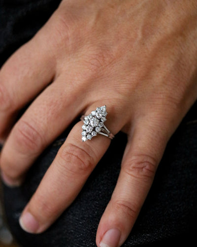 Bague 50.5 Bague marquise en or blanc 750 et diamants 58 Facettes A11860