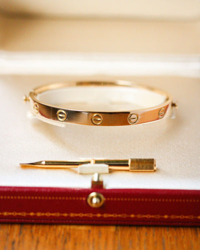 Bracelet Cartier - Bracelet Love moyen en or jaune 750 millièmes 58 Facettes A11865