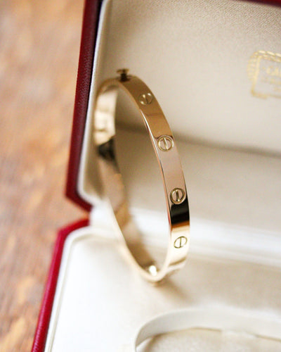 Bracelet Cartier - Bracelet Love moyen en or jaune 750 millièmes 58 Facettes A11865