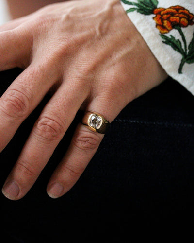 Bague 49 Bague jonc taille coussin en or jaune et diamant 58 Facettes A11871