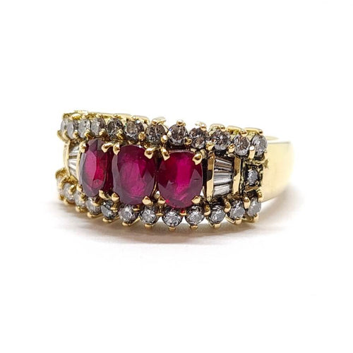 Bague 52 Bague ancienne - Rubis et diamants en or jaune 18 carats 58 Facettes