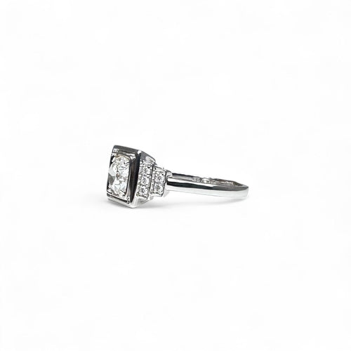Bague 53 Bague Art Déco en or gris 750 et diamant 0,73 ct 58 Facettes