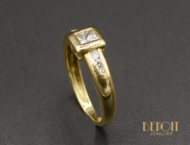 Bague 46 Bague solitaire princesse en or jaune et diamants 58 Facettes A9698