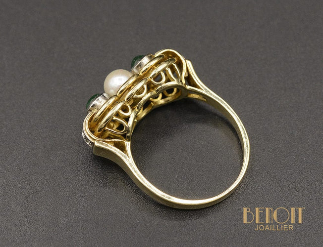 Bague 56.5 Bague jarretière en or jaune et or blanc, perle de culture, émeraudes 58 Facettes A9703