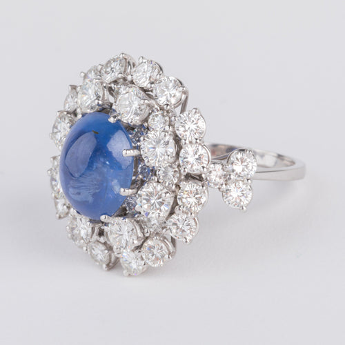 Bague 55 Bague cocktail en or gris 18k, saphir cabochon et diamants 58 Facettes