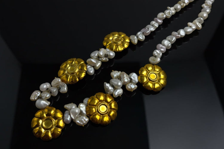 Collier Collier - Perles et marguerites en or jaune 18 carats 58 Facettes