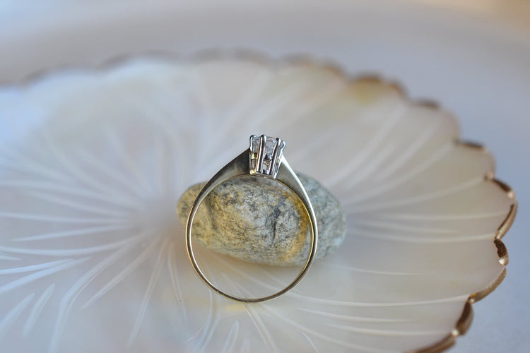 Bague 57 Bague solitaire en or jaune et pierre blanche 58 Facettes Ref1637