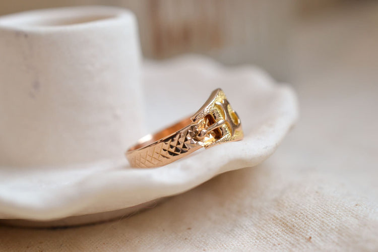 Bague 51 Bague ceinture ciselée en or jaune 18 carats 58 Facettes Ref2624