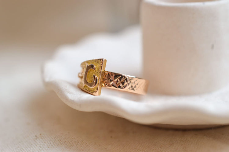 Bague 51 Bague ceinture ciselée en or jaune 18 carats 58 Facettes Ref2624