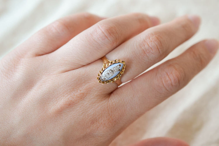 Bague 51.5 Bague Marquise figure sainte émaillée en or jaune 18 carats 58 Facettes Ref3073