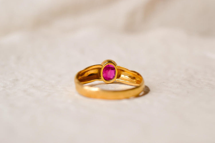 Bague 56 Bague décor tressé en or jaune 18 carats et rubis 58 Facettes Ref3467