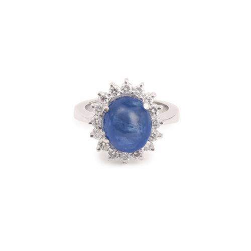 Bague 50 Bague Pompadour saphir cabochon et diamants en or gris 18 carats 58 Facettes BSA65