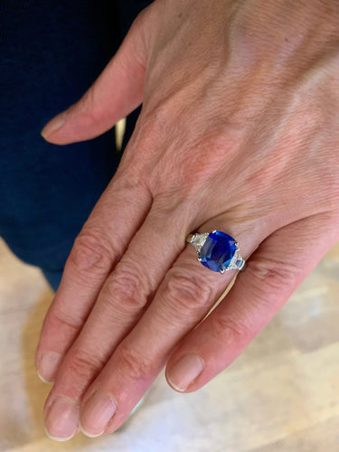 Bague 52 Bague saphir de Ceylan 4,15 ct et diamants en or gris 18 carats 58 Facettes BSA106