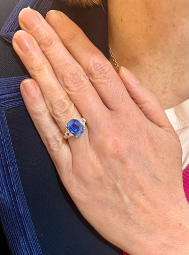 Bague 52 Bague saphir de Ceylan 4,15 ct et diamants en or gris 18 carats 58 Facettes BSA106