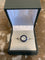 Bague 53 Bague Art déco en or gris 18 carats, diamants et saphirs 58 Facettes BD189