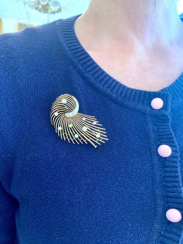 Broche Broche rétro volute en or jaune 18 carats et diamants 1,30 ct 58 Facettes BRO67