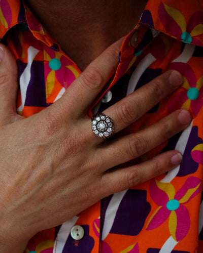 Bague 59 Bague Marguerite 1950 en or blanc et diamants 58 Facettes C2091