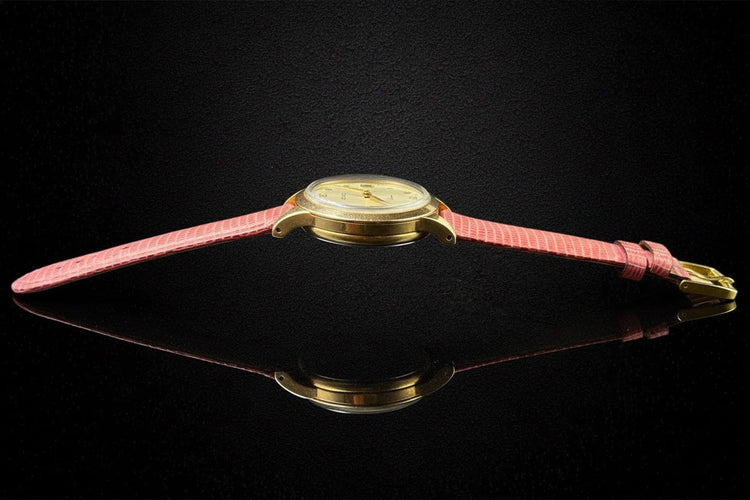 Montre Movado - Montre automatique années 1960 calibre 224A en or jaune 18 carats 58 Facettes